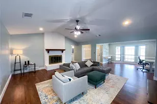 112 Overcrest Dr, Benbrook, TX 76126 - Photo 11