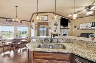 171 Ridge Top Dr, Decatur, TX 76234 - Photo 17