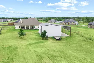 140 Clayton Xing, Springtown, TX 76082 - Photo 35