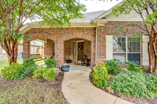 812 Valley Ridge Rd, Burleson, TX 76028 - Photo 3