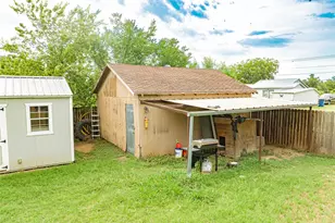 1006 N Live Oak St, Breckenridge, TX 76424 - Photo 25