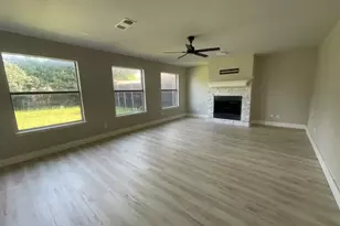 2836 Grandview Dr, Grand Prairie, TX 75052 - Photo 5