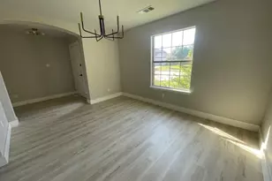 2836 Grandview Dr, Grand Prairie, TX 75052 - Photo 3