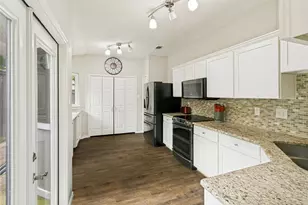 6816 Driffield Cir E, North Richland Hills, TX 76182 - Photo 9
