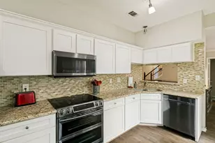 6816 Driffield Cir E, North Richland Hills, TX 76182 - Photo 11