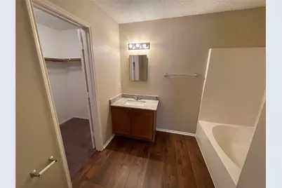 1420 Bumble Bee Drive, Lancaster, TX 75134 - Photo 11