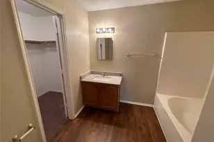 1420 Bumble Bee Dr, Lancaster, TX 75134 - Photo 11