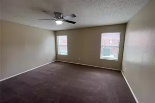1420 Bumble Bee Dr, Lancaster, TX 75134 - Photo 9
