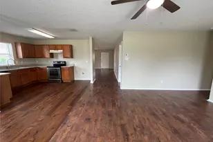 1420 Bumble Bee Dr, Lancaster, TX 75134 - Photo 5