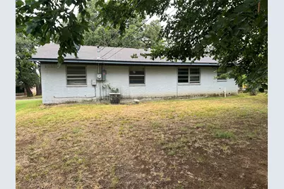 233 Hillcrest Drive, Nocona, TX 76255 - Photo 3