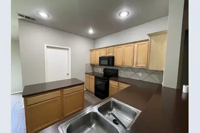 7404 Fossil Creek Drive, Arlington, TX 76002 - Photo 3