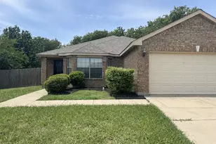 7404 Fossil Creek Dr, Arlington, TX 76002 - Photo 1