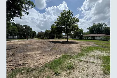 300 W 10th Street, Bonham, TX 75418 - Photo 5