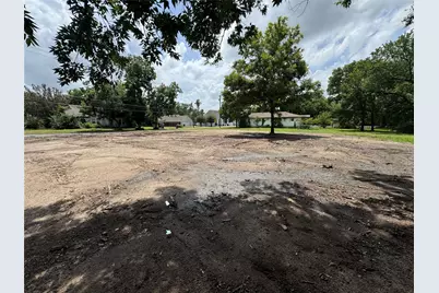 300 W 10th Street, Bonham, TX 75418 - Photo 3
