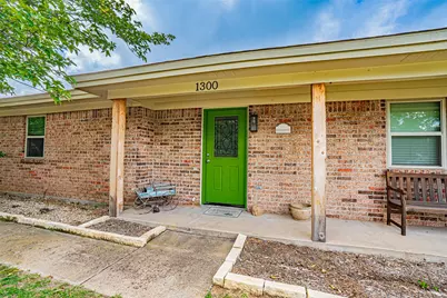 1300 4th Street, Granbury, TX 76048 - Photo 3