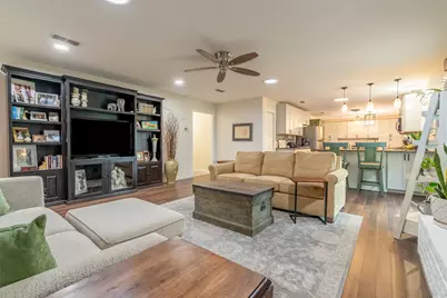 1300 4th Street, Granbury, TX 76048 - Photo 5