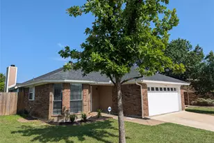 8220 Meadowbrook Dr, Watauga, TX 76148 - Photo 3