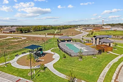 705 Parkside Drive, Justin, TX 76247 - Photo 5