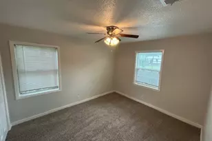 209 E Linda Dr, Garland, TX 75041 - Photo 9