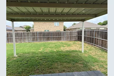 409 Willow Creek Drive, Glenn Heights, TX 75154 - Photo 21