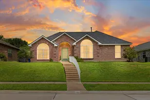 1513 Knob Hill Dr, Garland, TX 75043 - Photo 1
