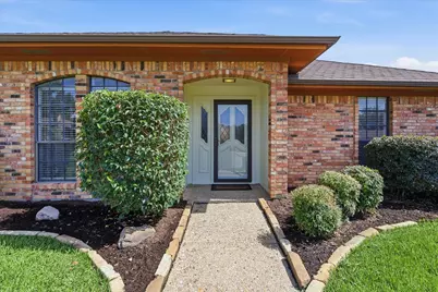 1915 Robin Meadow Circle, Carrollton, TX 75007 - Photo 35