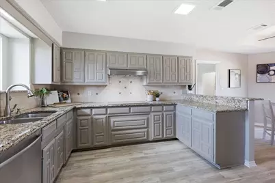 1915 Robin Meadow Circle, Carrollton, TX 75007 - Photo 21
