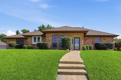 1915 Robin Meadow Circle, Carrollton, TX 75007 - Photo 7