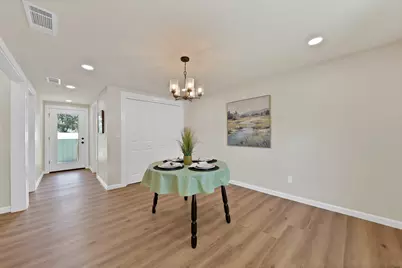 1104 E Russell Avenue, Carrollton, TX 75006 - Photo 5