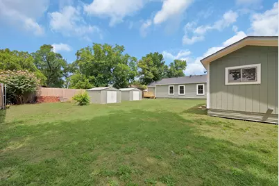 1104 E Russell Avenue, Carrollton, TX 75006 - Photo 29