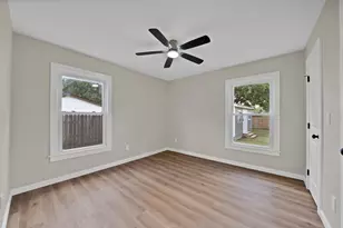 1104 E Russell Ave, Carrollton, TX 75006 - Photo 17