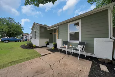1104 E Russell Avenue, Carrollton, TX 75006 - Photo 7