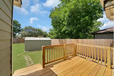 1104 E Russell Avenue, Carrollton, TX 75006 - Photo 25