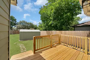 1104 E Russell Ave, Carrollton, TX 75006 - Photo 25