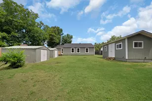 1104 E Russell Ave, Carrollton, TX 75006 - Photo 29