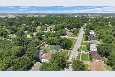 1104 E Russell Avenue, Carrollton, TX 75006 - Photo 31