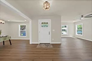 1104 E Russell Ave, Carrollton, TX 75006 - Photo 13