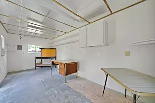 1104 E Russell Ave, Carrollton, TX 75006 - Photo 23