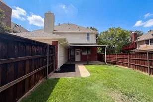 317 Riverwalk Ln, Irving, TX 75063 - Photo 5