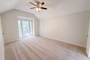 317 Riverwalk Ln, Irving, TX 75063 - Photo 25