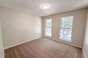 317 Riverwalk Ln, Irving, TX 75063 - Photo 23