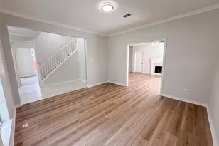 317 Riverwalk Ln, Irving, TX 75063 - Photo 3