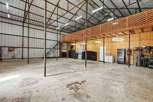 313 S Oak St, Boyd, TX 76023 - Photo 27