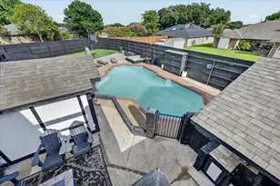 1946 Sussex Dr, Carrollton, TX 75007 - Photo 29