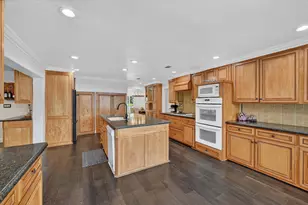 1946 Sussex Dr, Carrollton, TX 75007 - Photo 9
