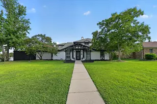 1946 Sussex Dr, Carrollton, TX 75007 - Photo 1