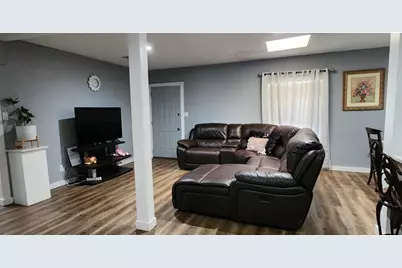 318 Macarthur Boulevard, Grand Prairie, TX 75050 - Photo 3