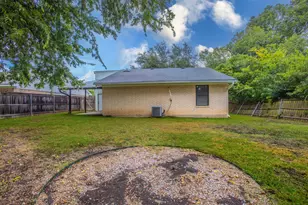 2001 Century Dr, Waco, TX 76712 - Photo 25