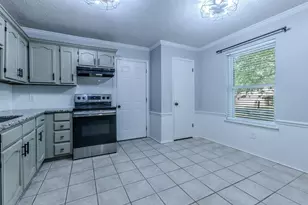 2001 Century Dr, Waco, TX 76712 - Photo 11