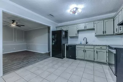 2001 Century Drive, Waco, TX 76712 - Photo 9